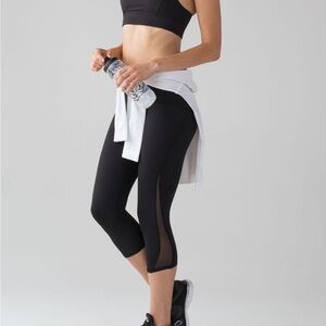 Lululemon Women’s Train Times Crop (17")  Size 4 NWOT